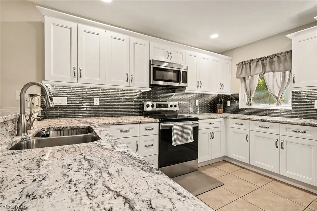 6371 Maytree Circle Fort Myers FL 33905