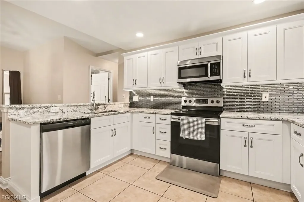 6371 Maytree Circle Fort Myers FL 33905