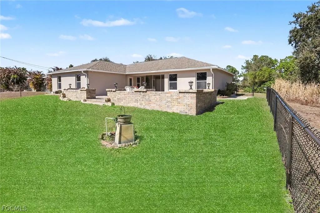 6371 Maytree Circle Fort Myers FL 33905