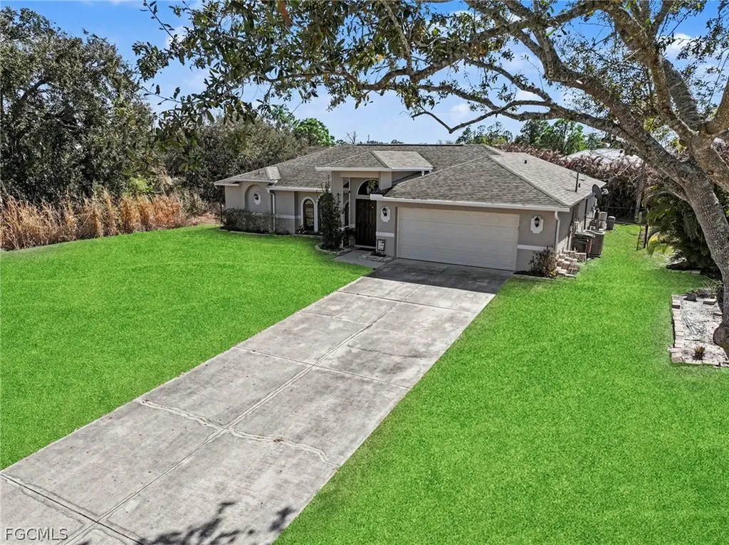 6371 Maytree Circle Fort Myers FL 33905