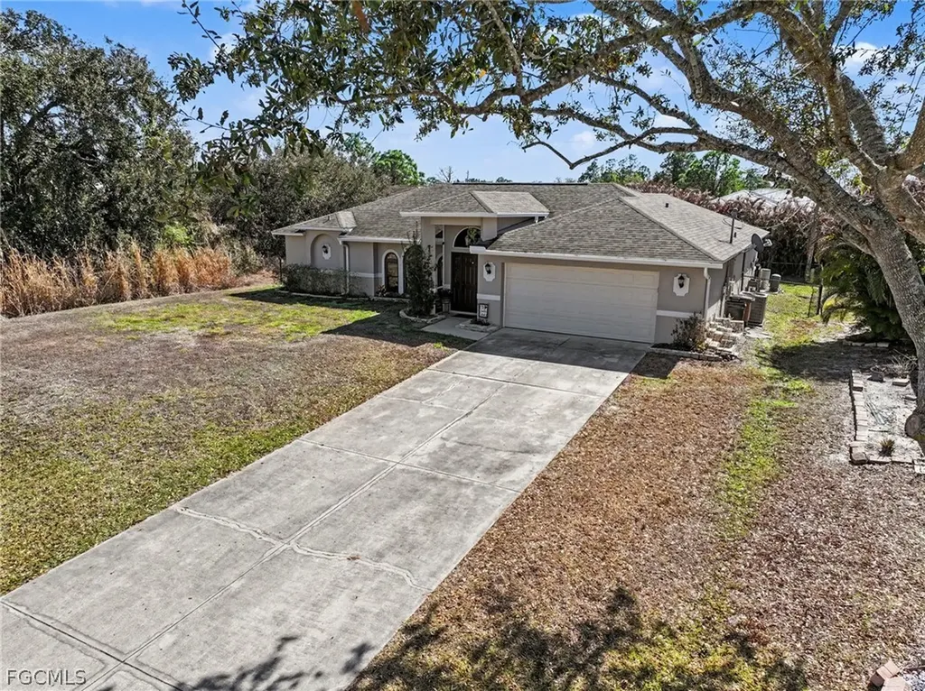 6371 Maytree Circle Fort Myers FL 33905