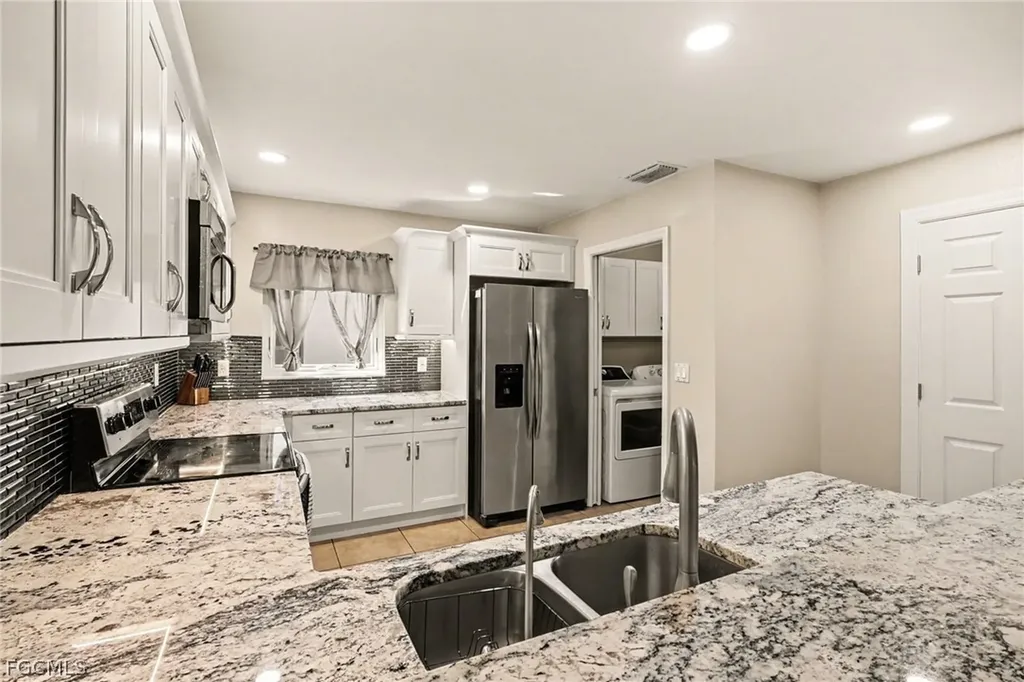 6371 Maytree Circle Fort Myers FL 33905