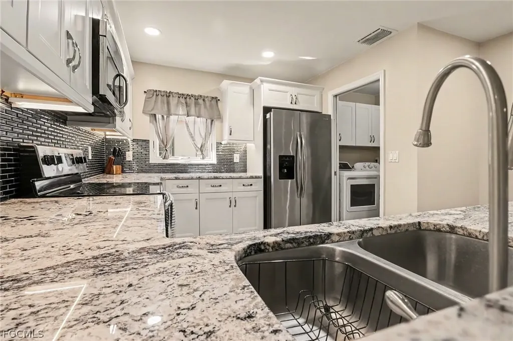 6371 Maytree Circle Fort Myers FL 33905