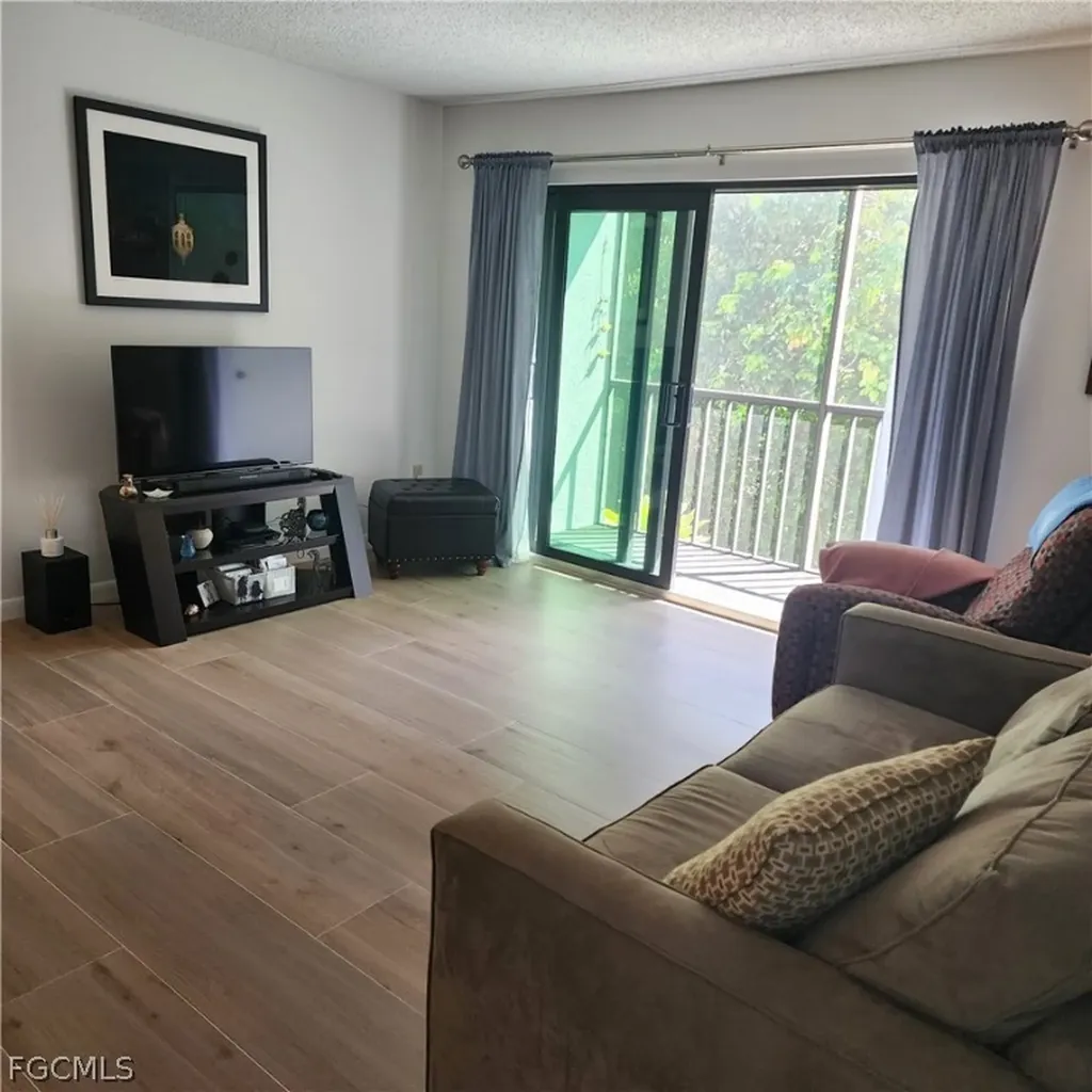 9570 Green Cypress Lane Fort Myers FL 33905