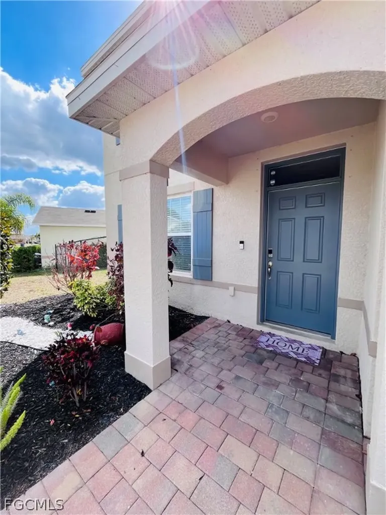10601 Crossback Lane Lehigh Acres FL 33936