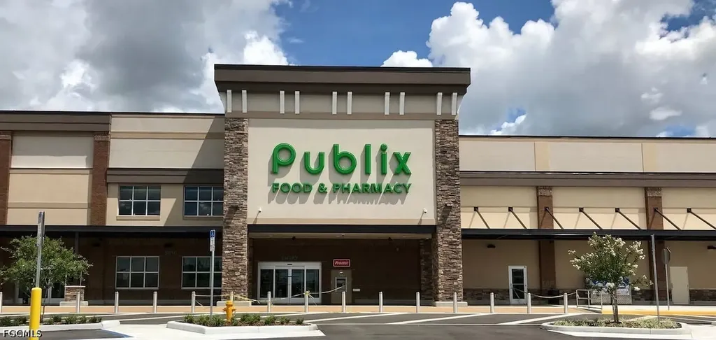 20852 Napa Loop Estero FL 33928