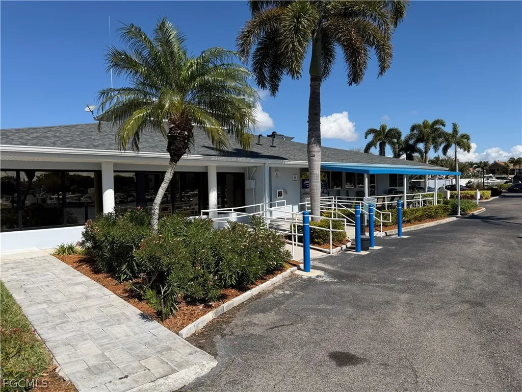 4100 Steamboat Bend E Fort Myers FL 33919