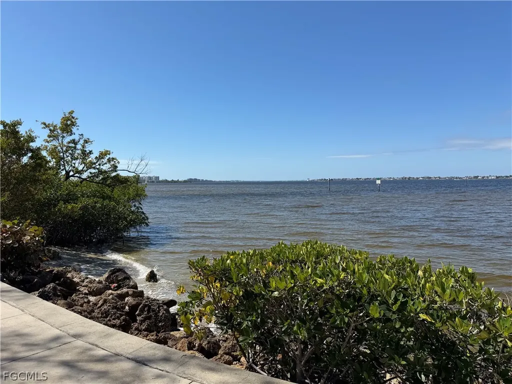 4100 Steamboat Bend E Fort Myers FL 33919