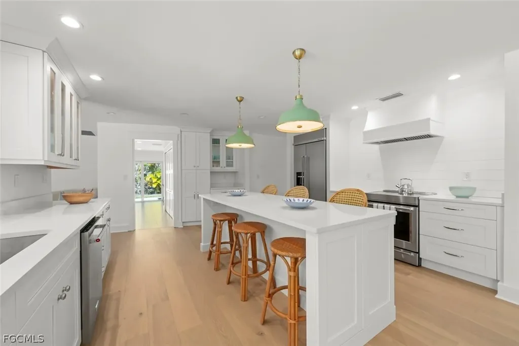 668 Anchor Drive Sanibel FL 33957