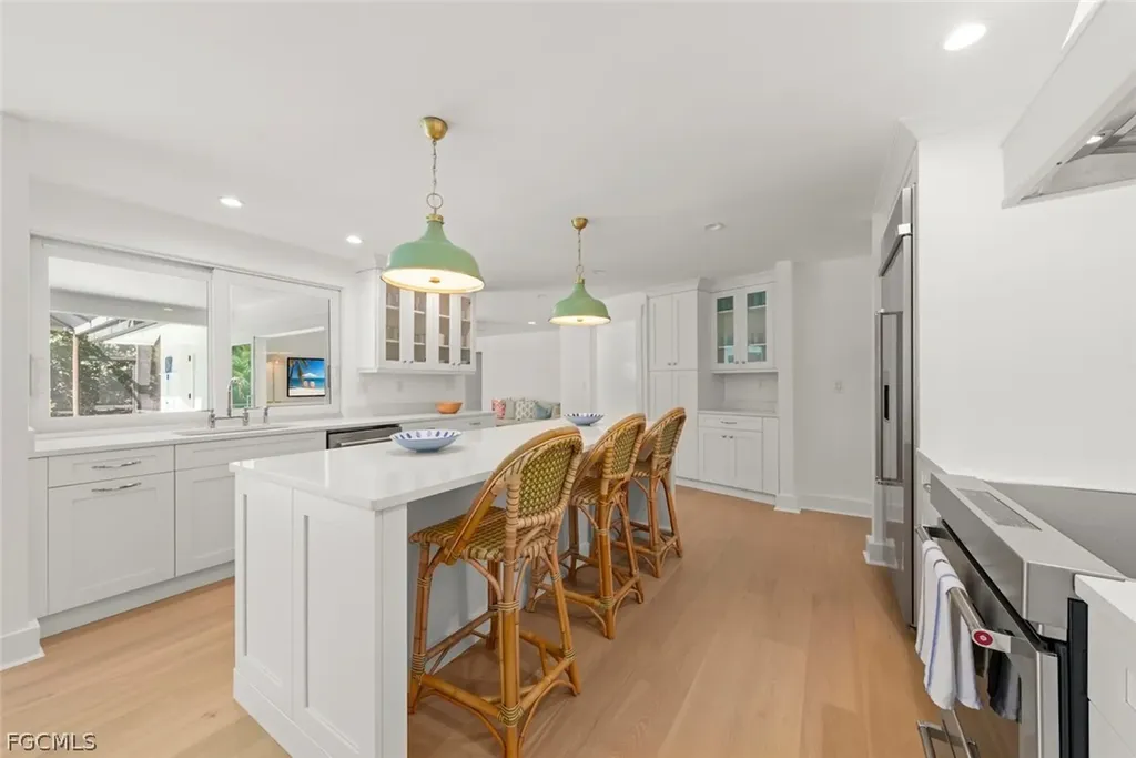 668 Anchor Drive Sanibel FL 33957