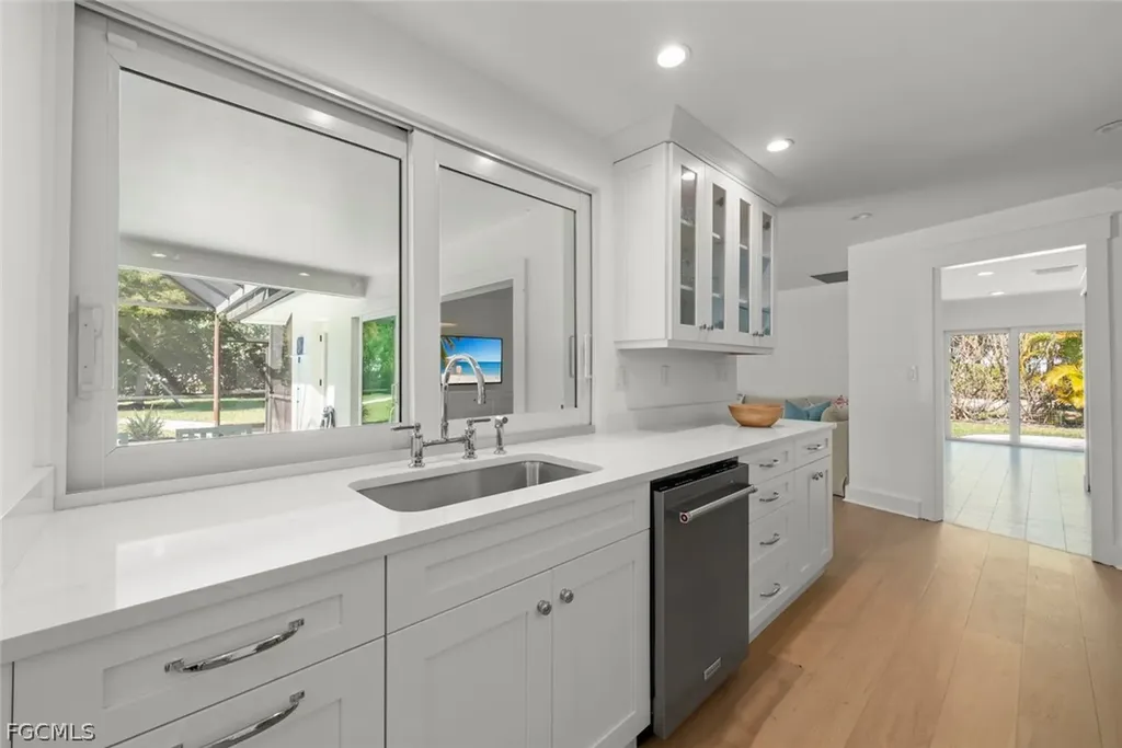 668 Anchor Drive Sanibel FL 33957