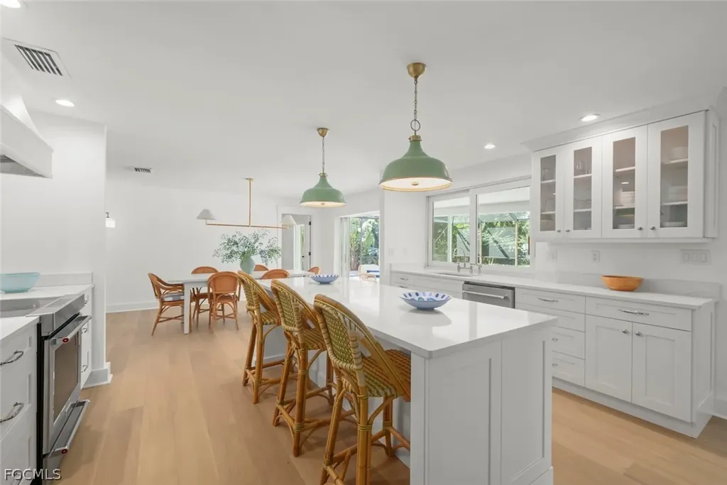 668 Anchor Drive Sanibel FL 33957