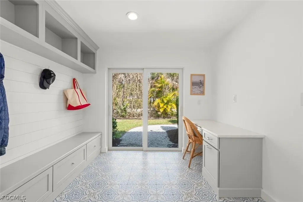 668 Anchor Drive Sanibel FL 33957