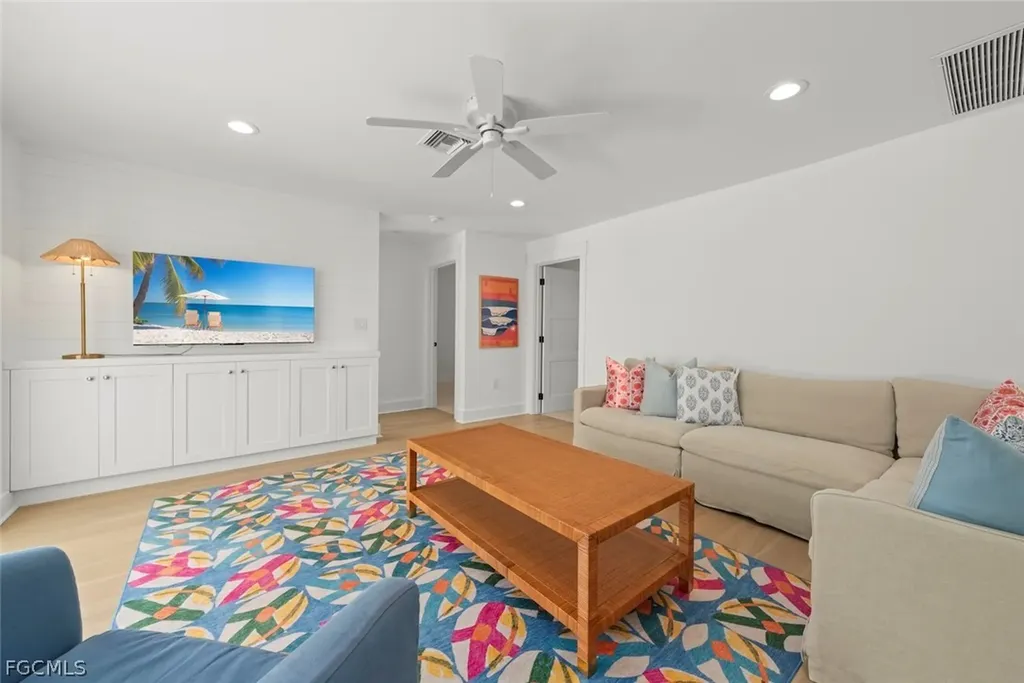 668 Anchor Drive Sanibel FL 33957