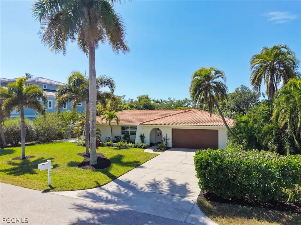 668 Anchor Drive Sanibel FL 33957
