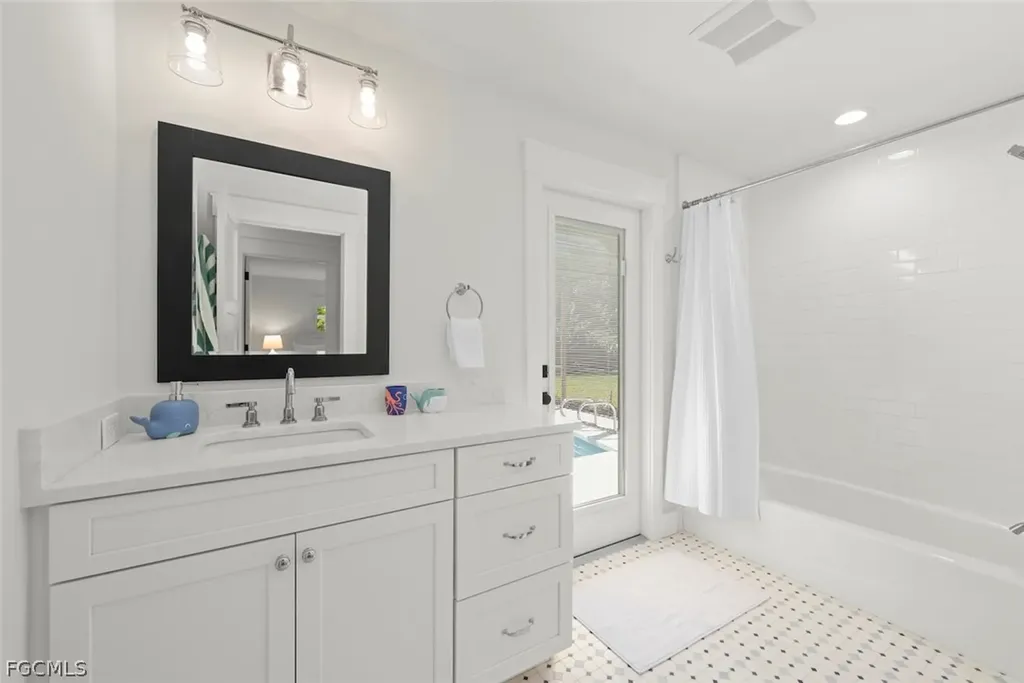 668 Anchor Drive Sanibel FL 33957