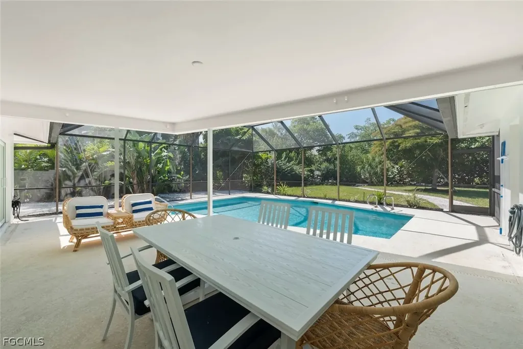 668 Anchor Drive Sanibel FL 33957