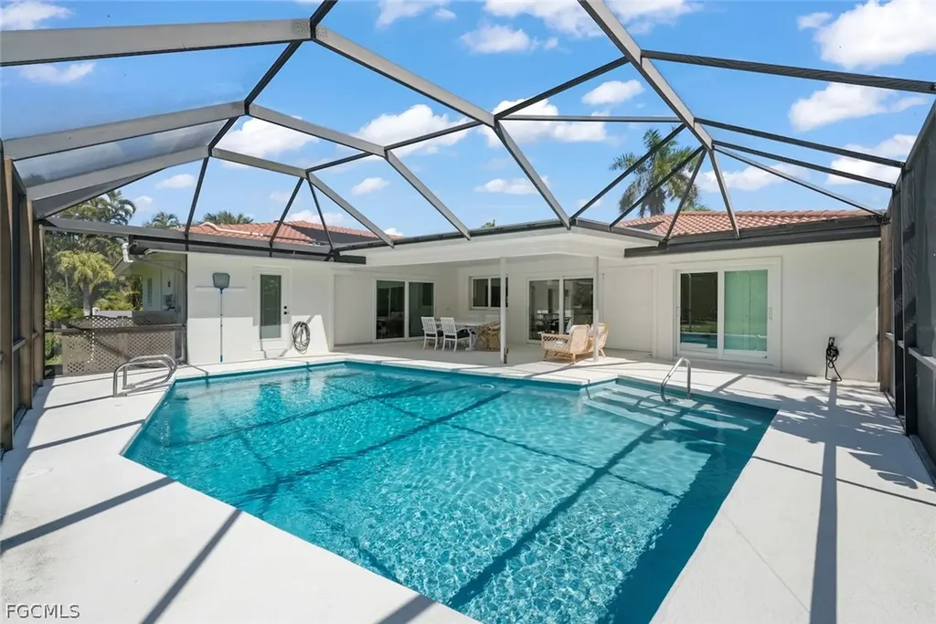 668 Anchor Drive Sanibel FL 33957