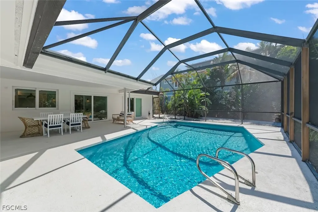 668 Anchor Drive Sanibel FL 33957