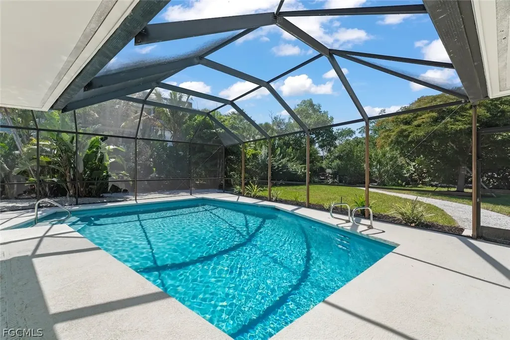668 Anchor Drive Sanibel FL 33957
