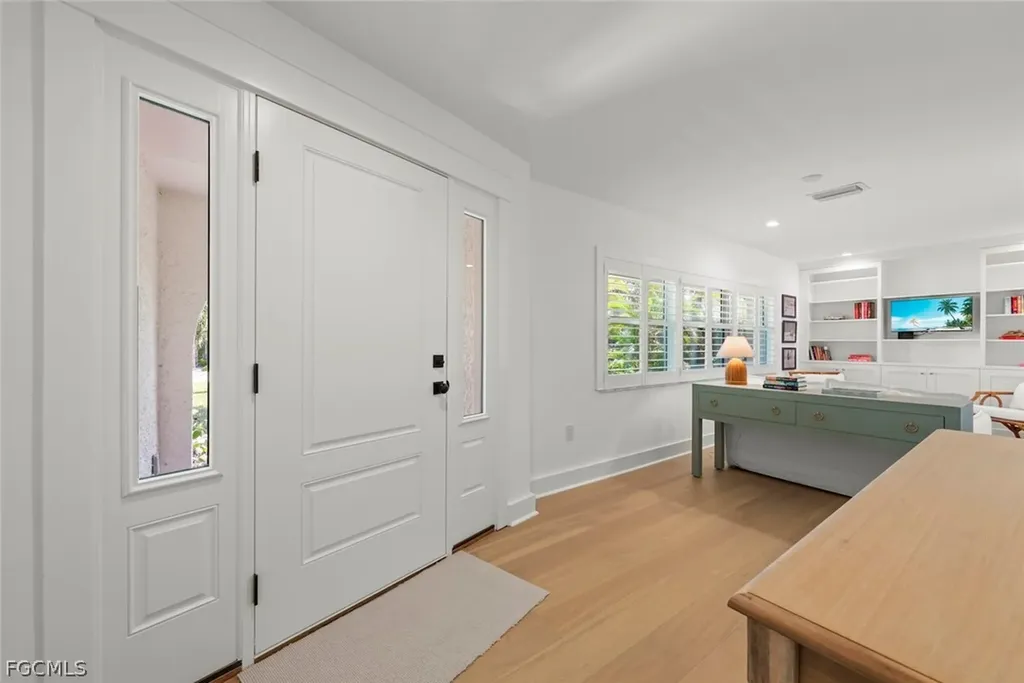 668 Anchor Drive Sanibel FL 33957