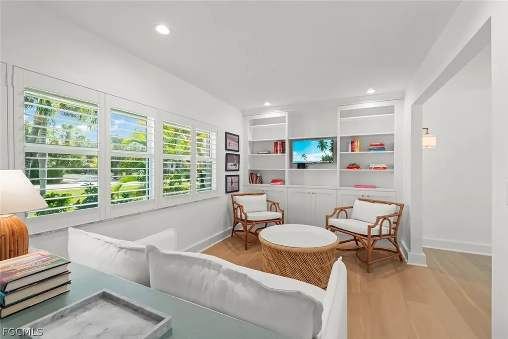 668 Anchor Drive Sanibel FL 33957