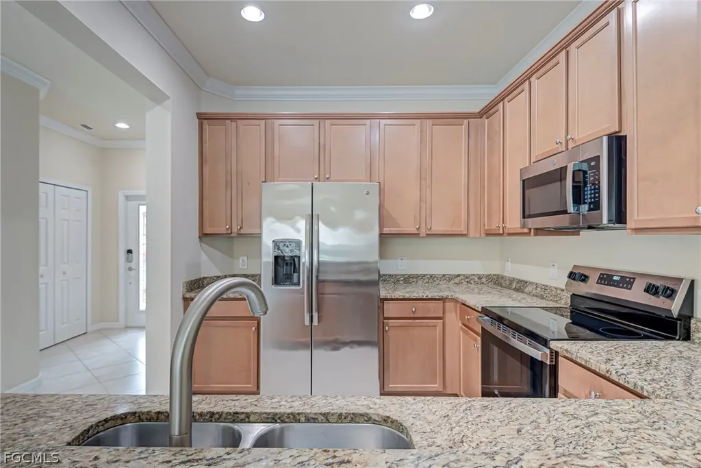 8103 Summerfield Street Fort Myers FL 33919