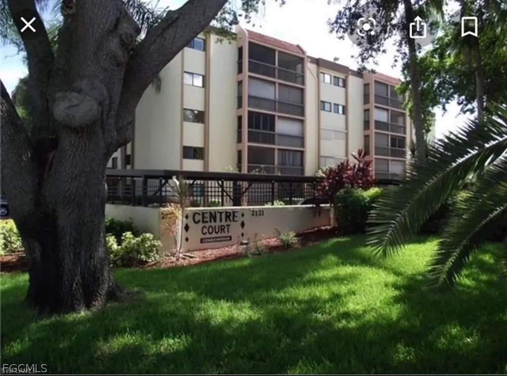 2121 Collier Avenue Fort Myers FL 33901