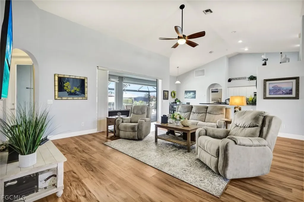 3908 SW 22nd Place Cape Coral FL 33914