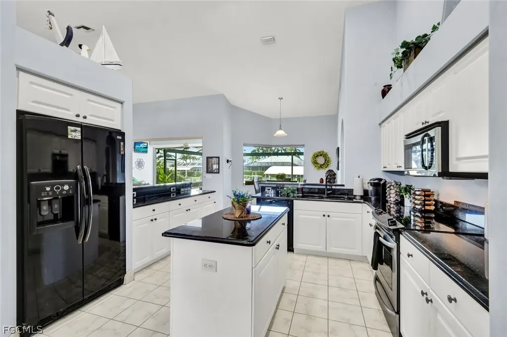 3908 SW 22nd Place Cape Coral FL 33914