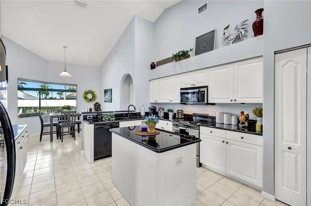3908 SW 22nd Place Cape Coral FL 33914