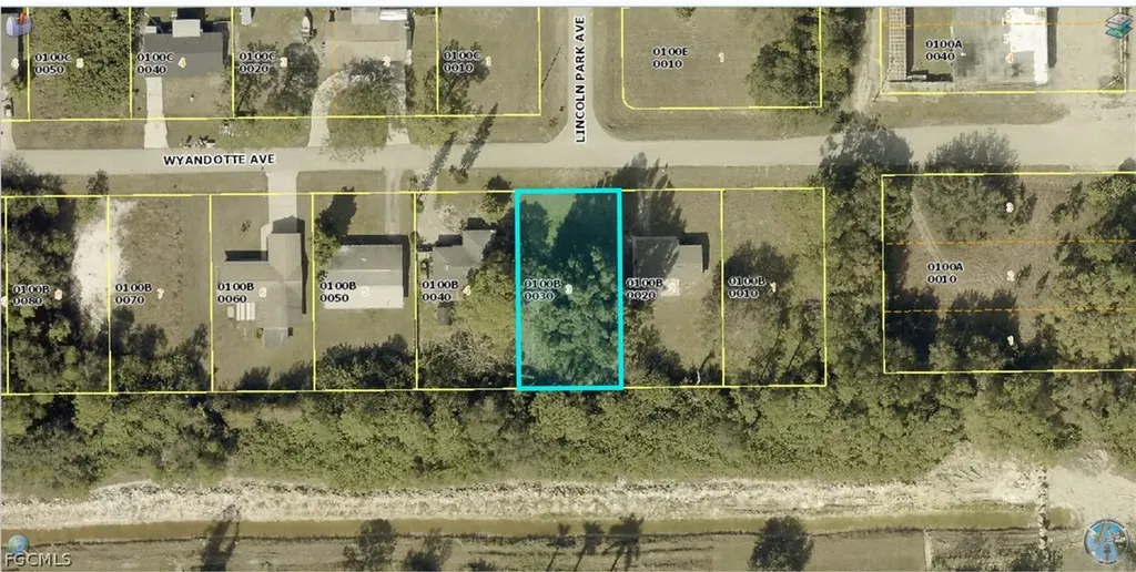 2208 Wyandotte Avenue Alva FL 33920