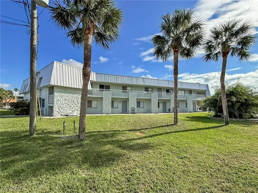 5111 Manor Court Cape Coral FL 33904