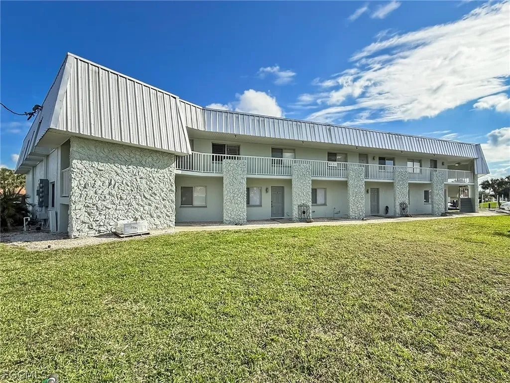 5111 Manor Court Cape Coral FL 33904