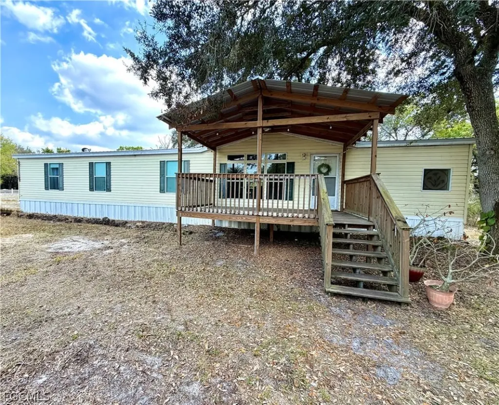 5395 W State Road 80 Fort Denaud FL 33935