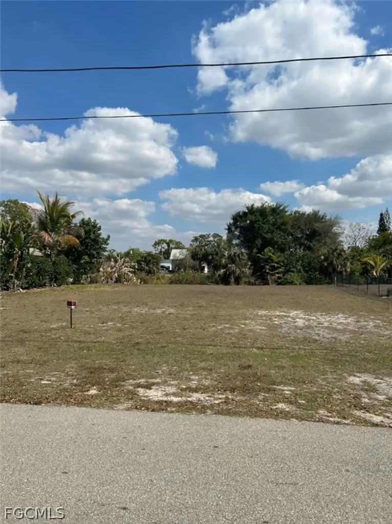 2211 Safe Harbour Court Alva FL 33920