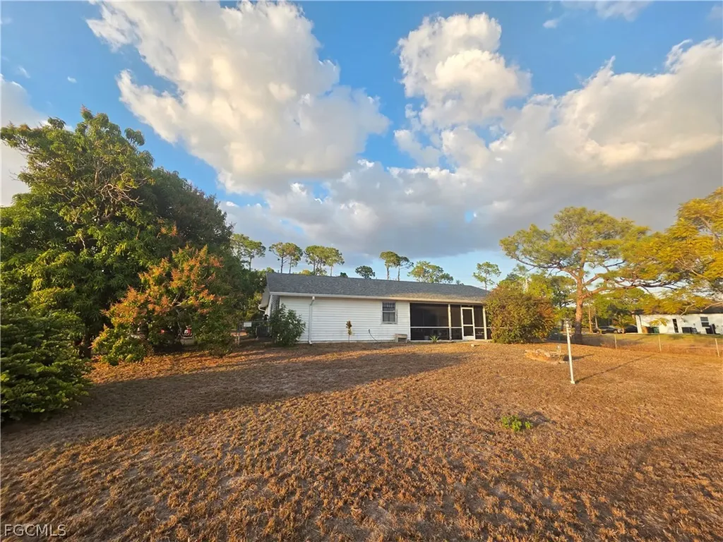 518 Jacaranda Parkway E Cape Coral FL 33909