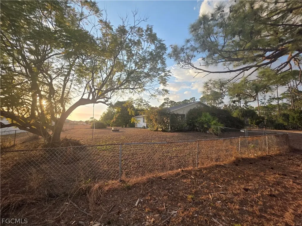 518 Jacaranda Parkway E Cape Coral FL 33909