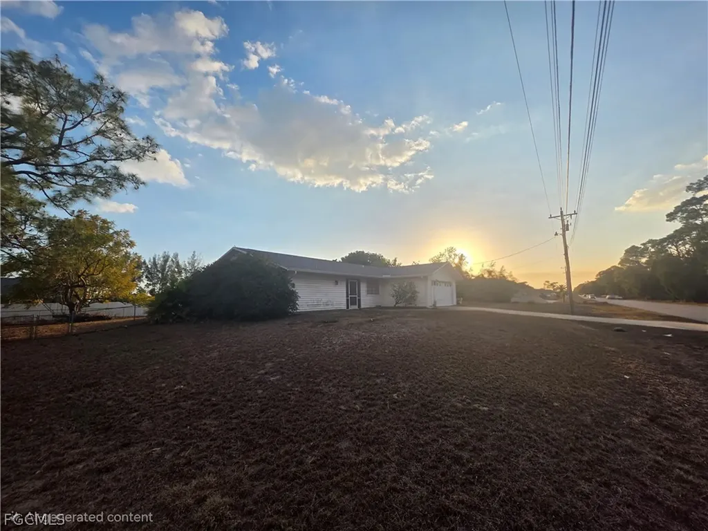 518 Jacaranda Parkway E Cape Coral FL 33909