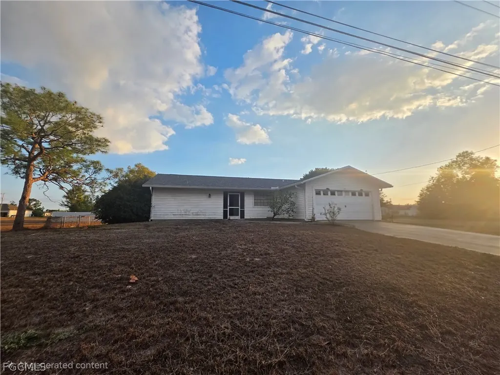 518 Jacaranda Parkway E Cape Coral FL 33909