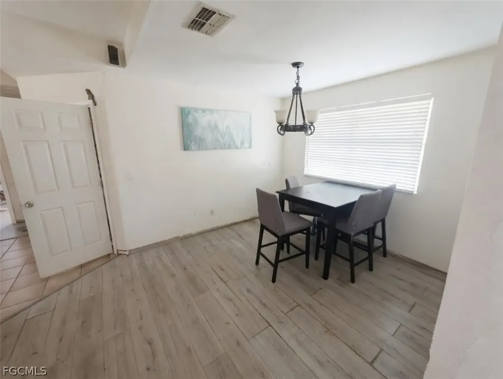 518 Jacaranda Parkway E Cape Coral FL 33909