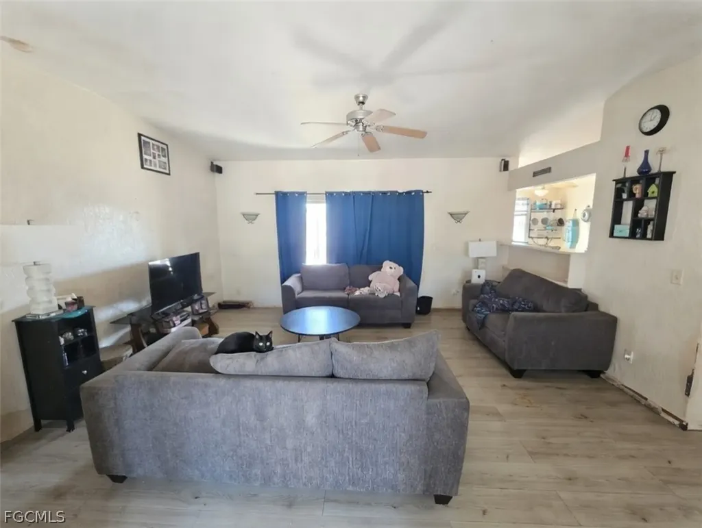 518 Jacaranda Parkway E Cape Coral FL 33909