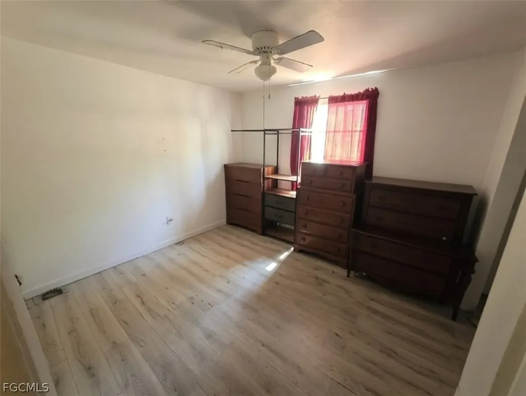 518 Jacaranda Parkway E Cape Coral FL 33909
