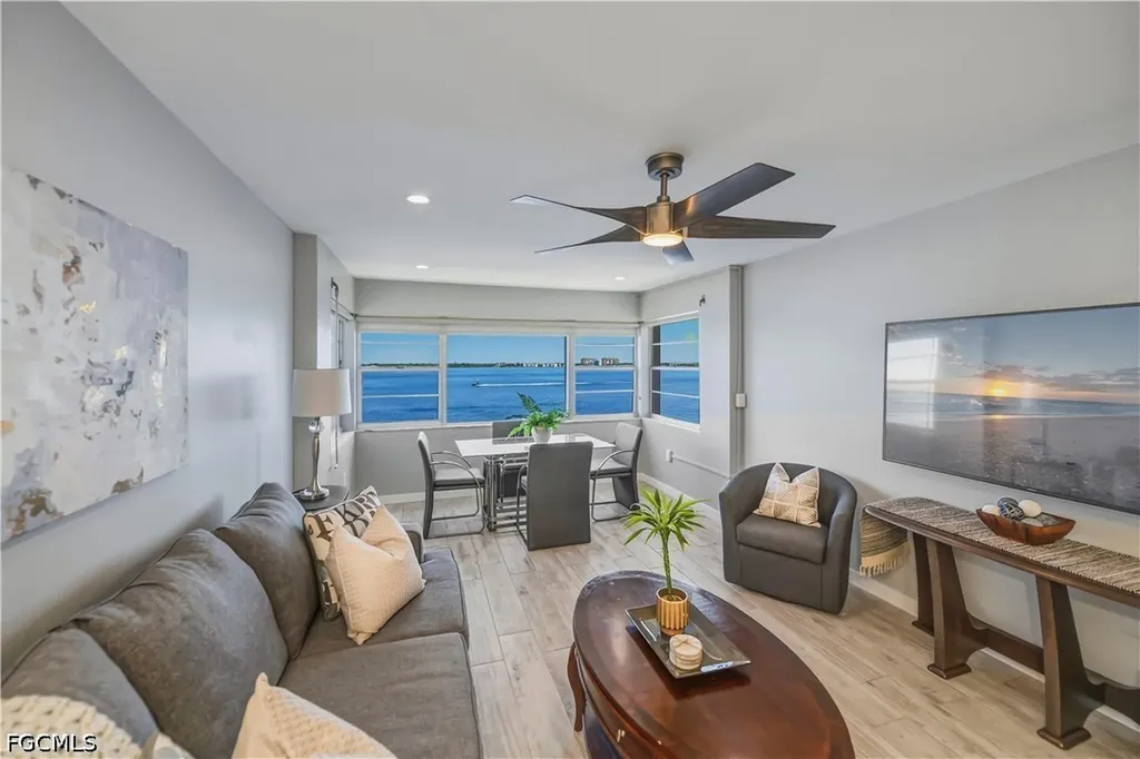 1900 Clifford Street Fort Myers FL 33901