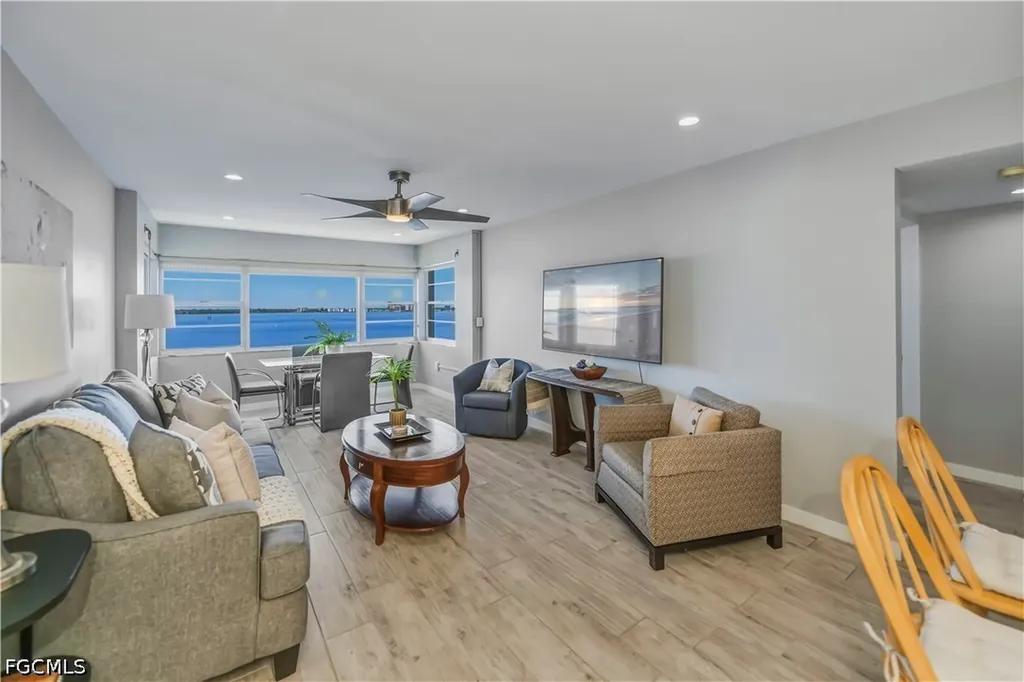 1900 Clifford Street Fort Myers FL 33901