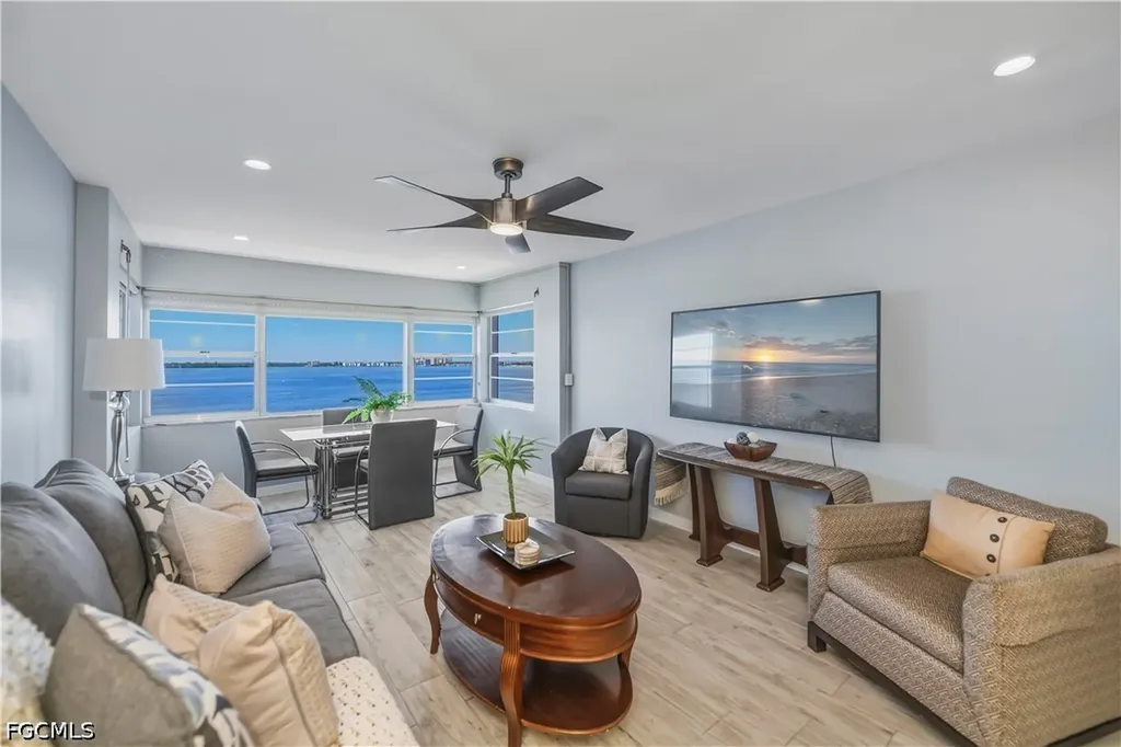 1900 Clifford Street Fort Myers FL 33901