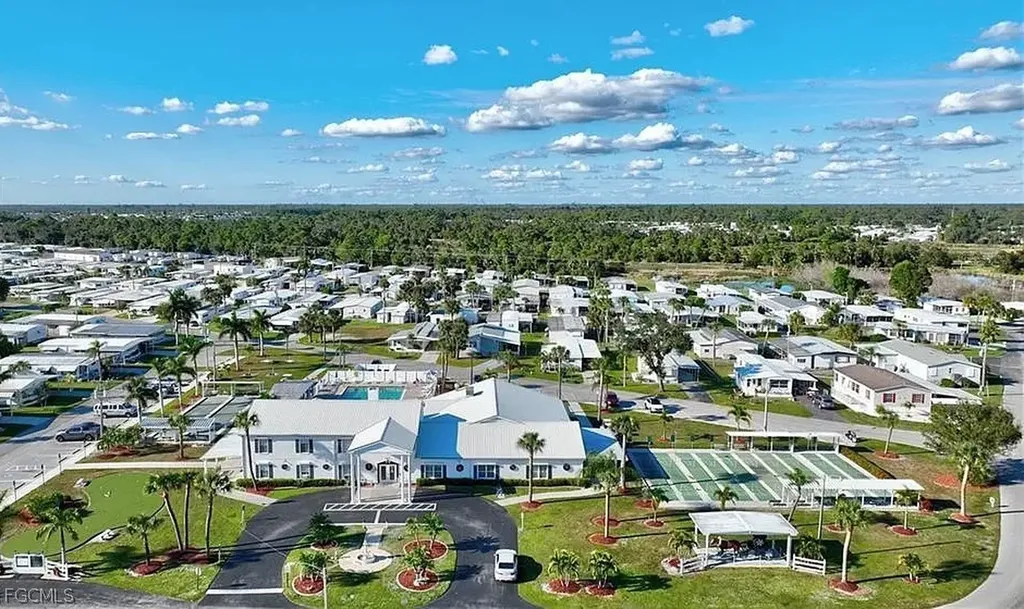 216 Captains Walk North Fort Myers FL 33917