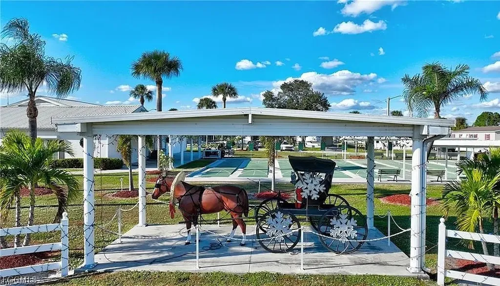 216 Captains Walk North Fort Myers FL 33917