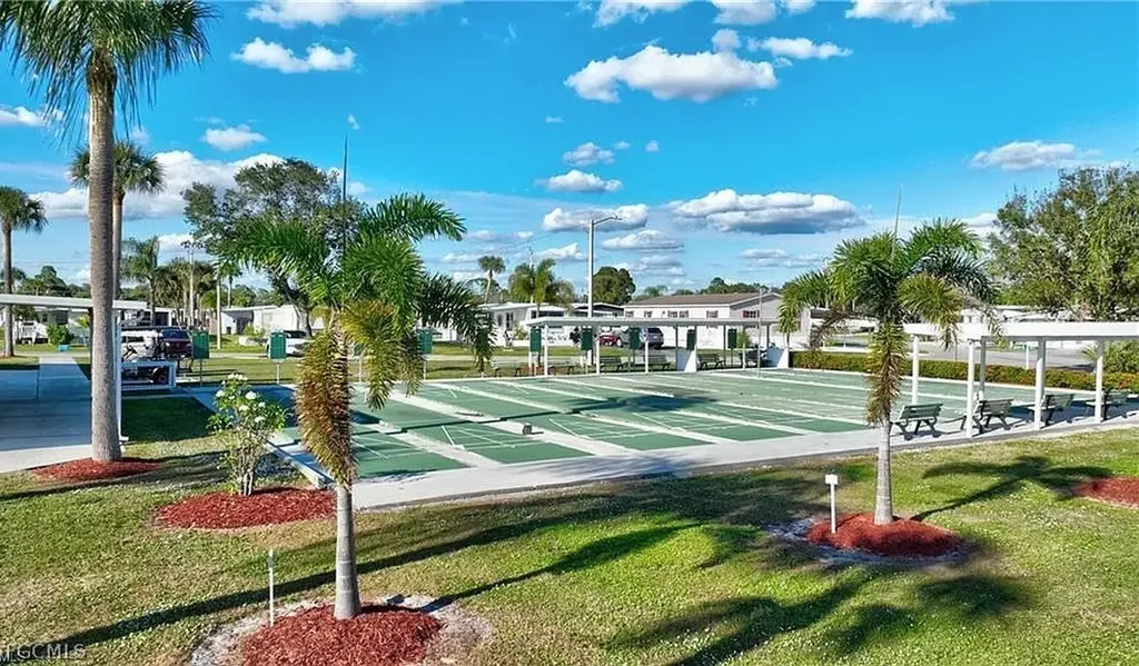 216 Captains Walk North Fort Myers FL 33917