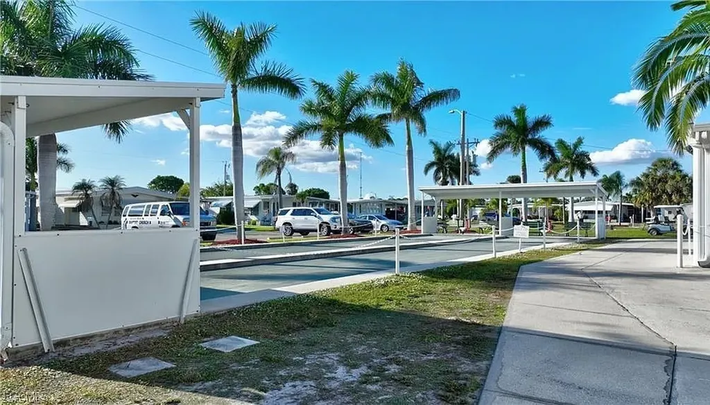 216 Captains Walk North Fort Myers FL 33917